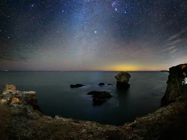 Černé moře od pobřeží v noci — Stock fotografie