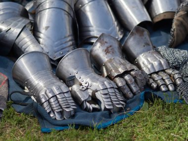 Ortaçağ zırh çelik eldiven