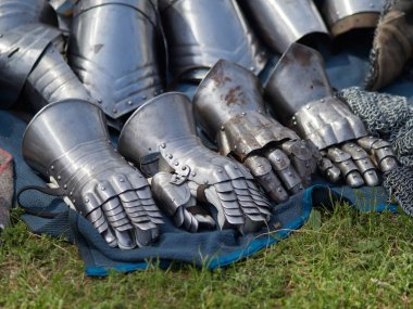 Ortaçağ zırh çelik eldiven