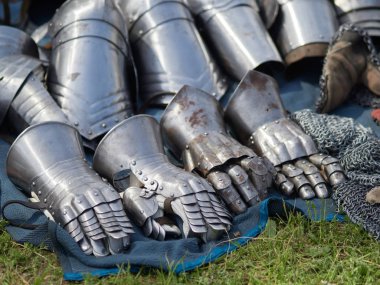 Ortaçağ zırh çelik eldiven