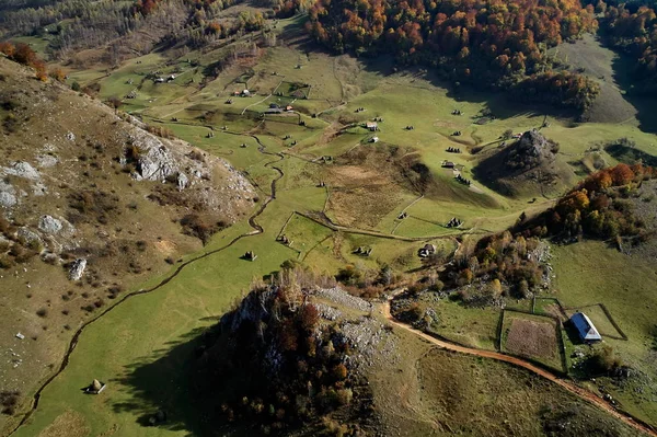 Berglandschaft im Herbstmorgen — Stockfoto