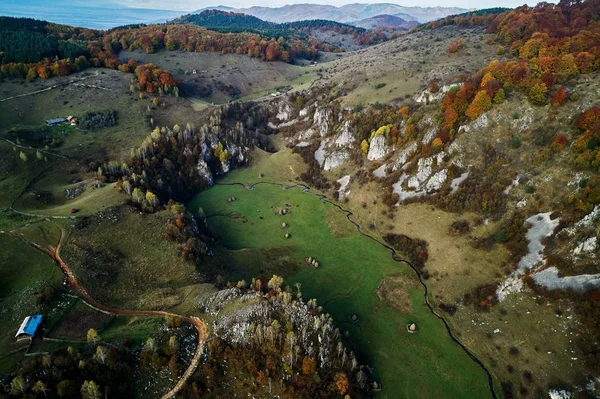 Bergslandskap i höst morgon — Stockfoto