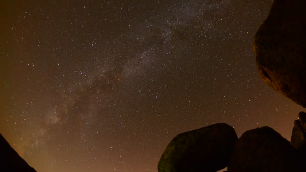 Νυχτερινός ουρανός με γαλακτώδη τρόπο — Αρχείο Βίντεο