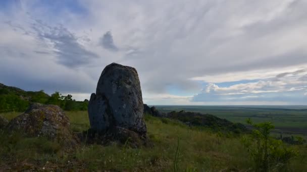 Romanya Nın Sonbaharında Karpat Dağlarının Kırsal Kesimlerinin Hava Görüntüsü Zamanlaması — Stok video