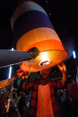 Chiang Mai, Tayland kayan bir fener erkek turist bültenleri