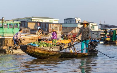 Tüccar ve Cai Can Tho pazarda yüzen Rang adlı Bayiler, 