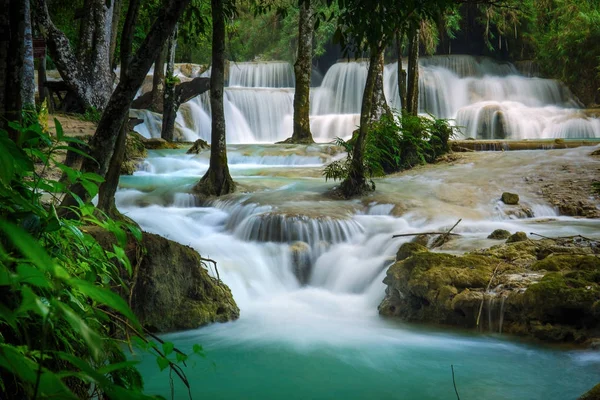 Kuang Si waterfall and pool in Luang Prabang, Laos — Stock Photo, Image