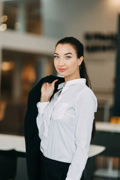 Portrait of business girl — Stock Photo, Image