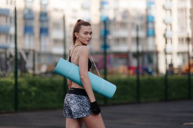 Sportif seksi kız