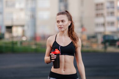 Sportif seksi kız