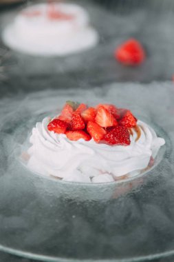 tatlı Pavlova hazırlanması