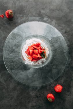tatlı Pavlova hazırlanması