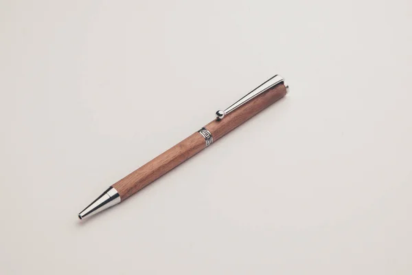 Роскошные ручки бизнес-класса — стоковое фото