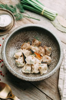 Köfte Patates, peynir, çilek ile