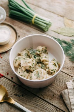 Köfte Patates, peynir, çilek ile