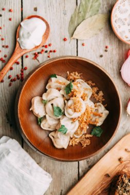 Köfte Patates, peynir, çilek ile