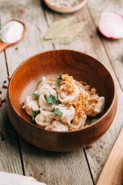 Köfte Patates, peynir, çilek ile