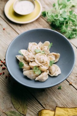 Köfte Patates, peynir, çilek ile