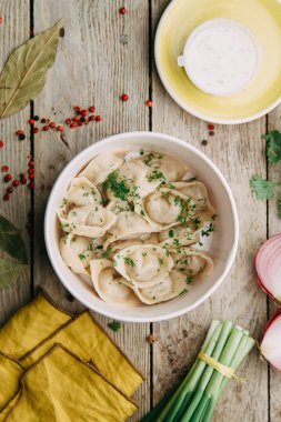 Köfte Patates, peynir, çilek ile