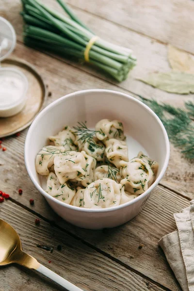 Köfte Patates, peynir, çilek ile