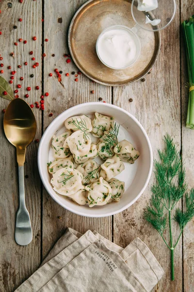 Köfte Patates, peynir, çilek ile