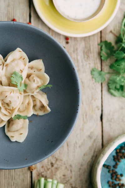 Köfte Patates, peynir, çilek ile