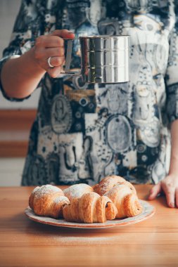çikolata ile kek pişirme