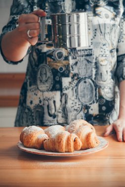 çikolata ile kek pişirme