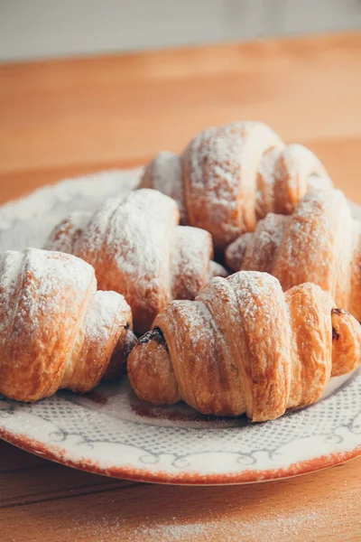 Kochen von Kuchen mit Schokolade — Stockfoto