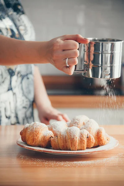 çikolata ile kek pişirme
