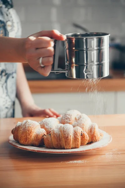 çikolata ile kek pişirme
