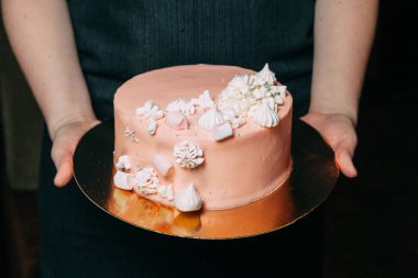 ihale berry bisküvi kek kompozisyon, kumaş ve ahşap arka plan