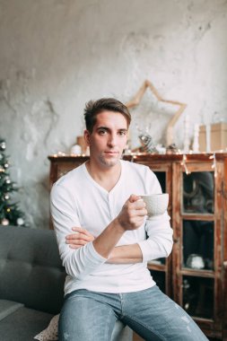 genç yakışıklı olan bir yeni yıl tema, Eşcinsel stüdyo