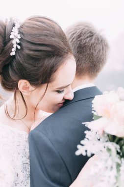 Sochi ve deniz, ca tarafından Avrupa tarzında bir düğün dağlarında modern düğün