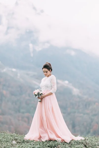 Pernikahan Modern Pegunungan Sochi Dan Laut Pernikahan Dalam Gaya Eropa — Stok Foto