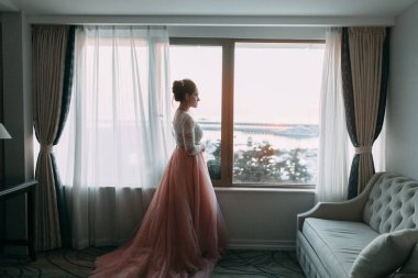 Sochi ve deniz, ca tarafından Avrupa tarzında bir düğün dağlarında modern düğün