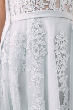 Şık bir dekor ile stüdyo ve Avrupa tarzı taze yeşillikleri ile kolay bahar gelinin sabah