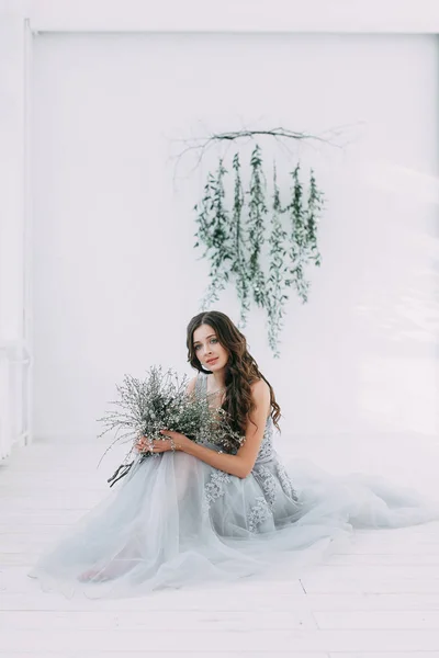 Facile Mattina Della Sposa Primavera Nello Studio Con Arredamento Elegante — Foto Stock