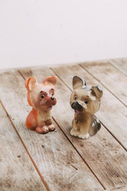 Hatıra Eşyası porselen şekerleme ve çiçekler ile stüdyoda çekim yapılmış. DIY ve hediye Setleri