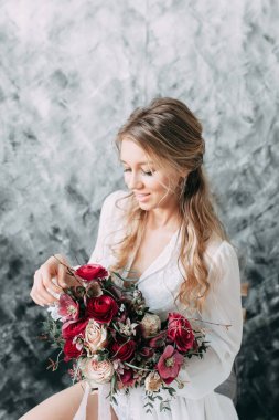 Güzel genç gelin gelinlik pastel, hassas görüntü parlak renkler ile tuval zemin üzerine. Ölçülü gama ve Fotoğrafçılık modern eğilimler