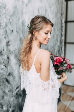 Güzel genç gelin gelinlik pastel, hassas görüntü parlak renkler ile tuval zemin üzerine. Ölçülü gama ve Fotoğrafçılık modern eğilimler