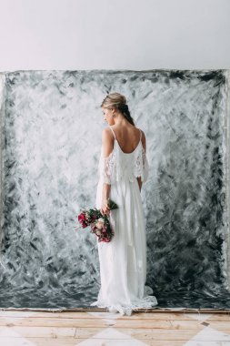 Güzel genç gelin gelinlik pastel, hassas görüntü parlak renkler ile tuval zemin üzerine. Ölçülü gama ve Fotoğrafçılık modern eğilimler