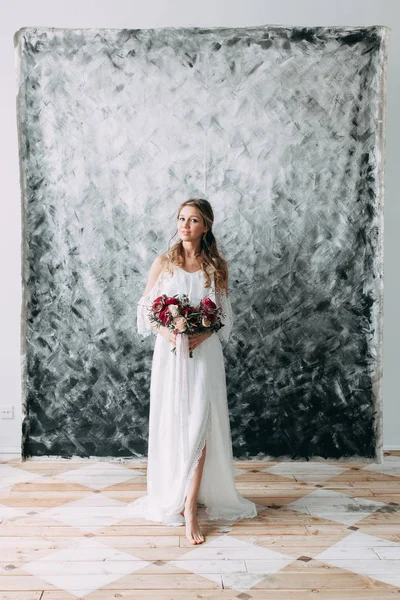Mooie Jonge Bruid Trouwjurk Doek Achtergrond Met Pastel Delicate Beeld — Stockfoto