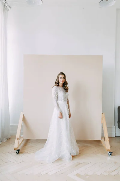 Casamento Europeu Estilo Arte Noiva Moderna Interior Branco Estúdio — Fotografia de Stock