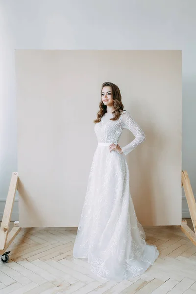 Casamento Europeu Estilo Arte Noiva Moderna Interior Branco Estúdio — Fotografia de Stock