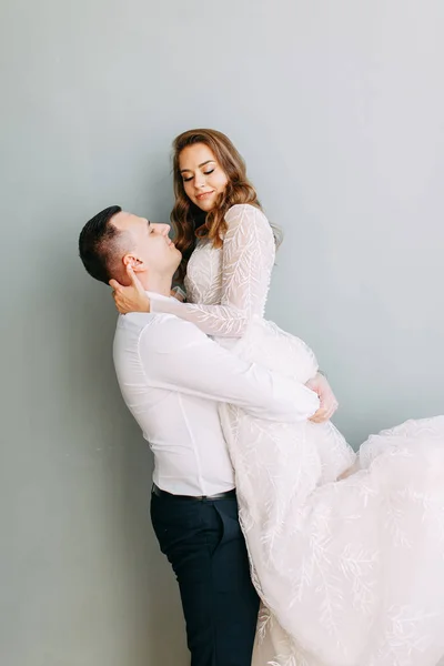 Boda Con Estilo Estilo Europeo Hermosa Pareja Celebrando Bebiendo Champán — Foto de Stock