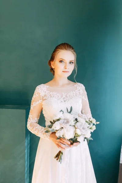 Hochzeit Europäischen Stil Hotel Braut Weißen Kleid Innenstudio — Stockfoto