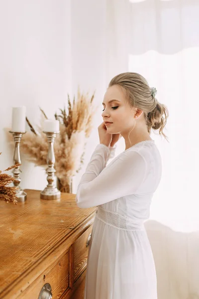 Meisje Boudoir Jurk Europese Stijl Morgenbruid Het Interieur Studio — Stockfoto