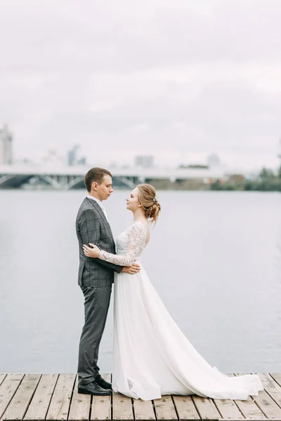 Modern Ceremony European Style Beautiful Wedding Couple Background City — Stock Photo, Image