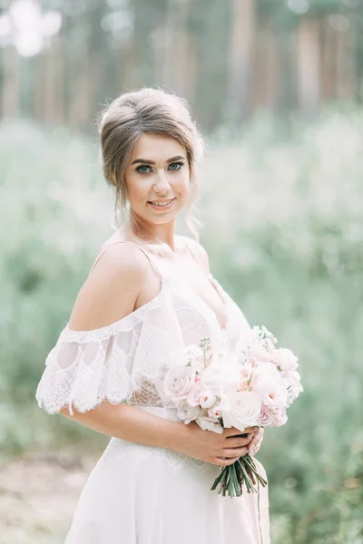 Cérémonie Élégante Dans Style Européen Belle Mariée Robe Blanche Volante — Photo